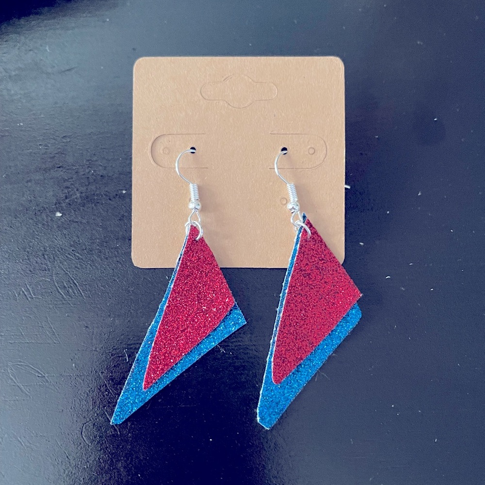 NEW! Glitter light weight earrings!